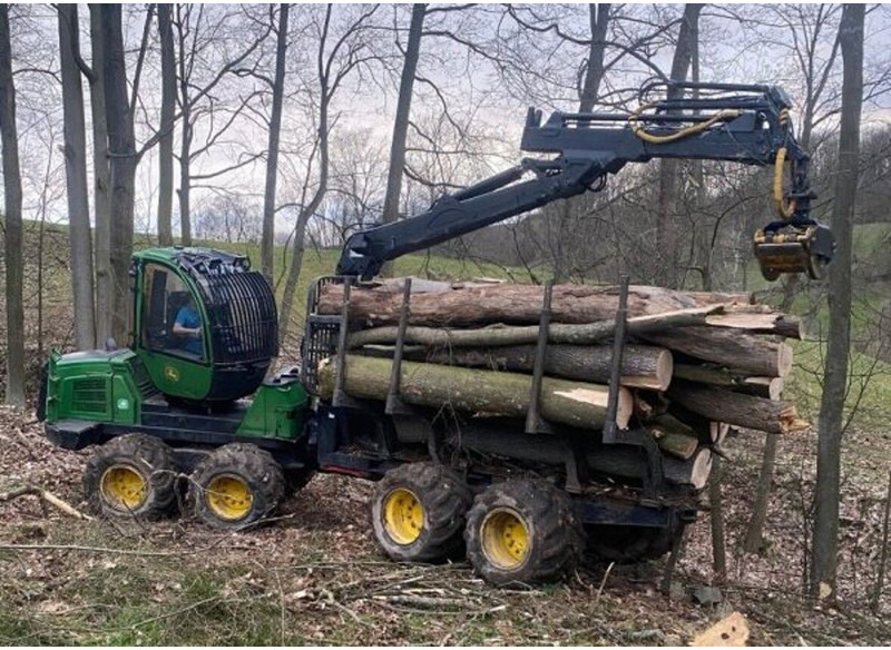 John Deere 1010E 8W - Forwarder: zdjęcie 1 John Deere 1010E 8W - Forwarder: zdjęcie 1