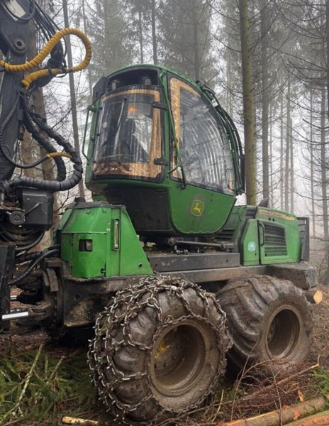 John Deere 1010E 8W - Forwarder: zdjęcie 3 John Deere 1010E 8W - Forwarder: zdjęcie 3