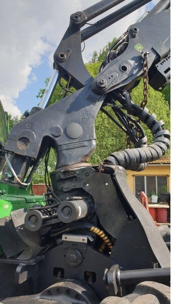 John Deere 1270E 6W - Harvester: zdjęcie 5 John Deere 1270E 6W - Harvester: zdjęcie 5