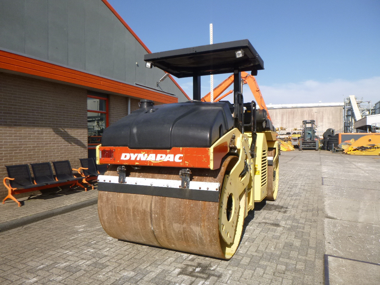 DYNAPAC CC432V - Walec drogowy: zdjęcie 4 DYNAPAC CC432V - Walec drogowy: zdjęcie 4