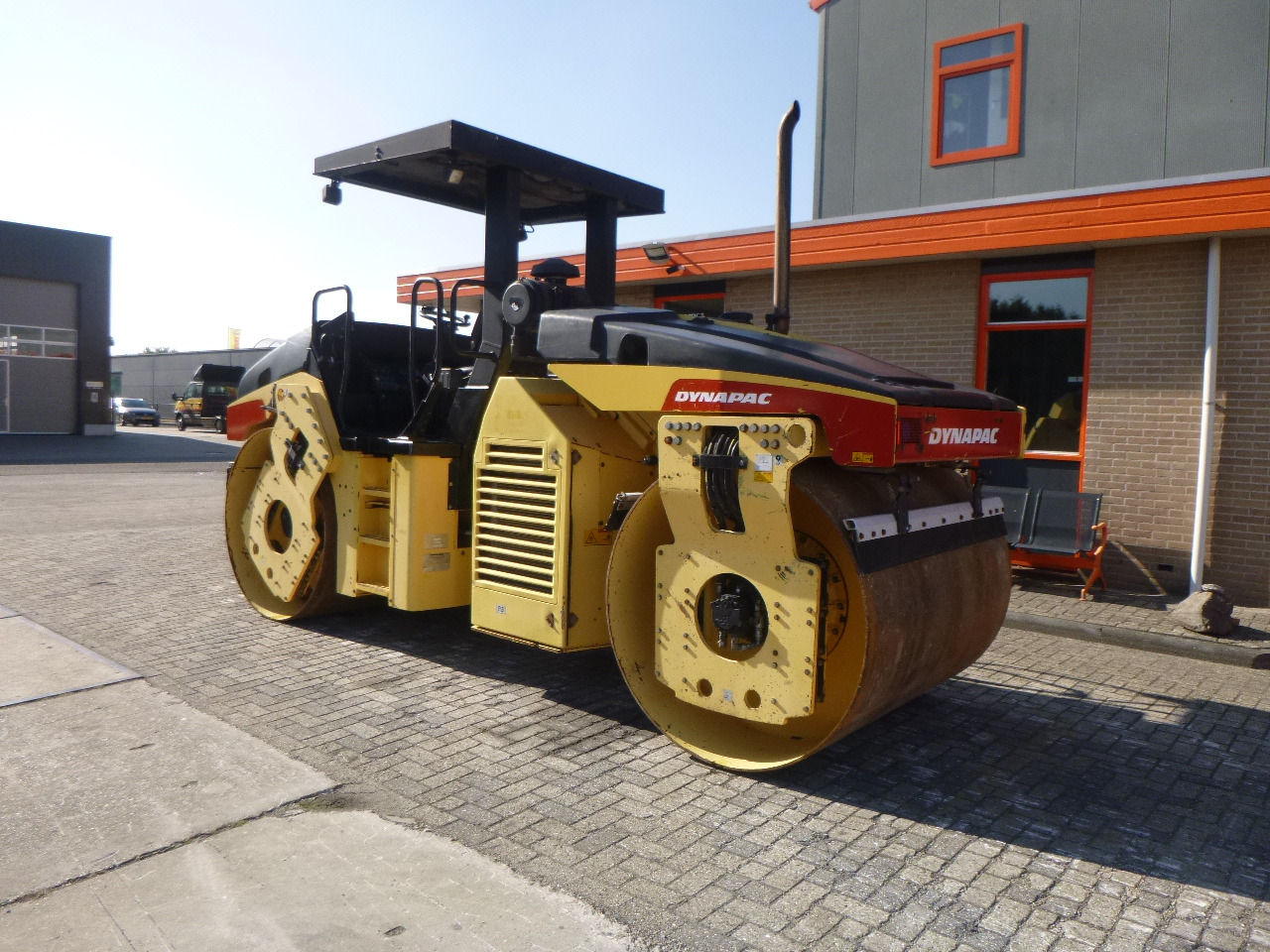 DYNAPAC CC432V - Walec drogowy: zdjęcie 2 DYNAPAC CC432V - Walec drogowy: zdjęcie 2