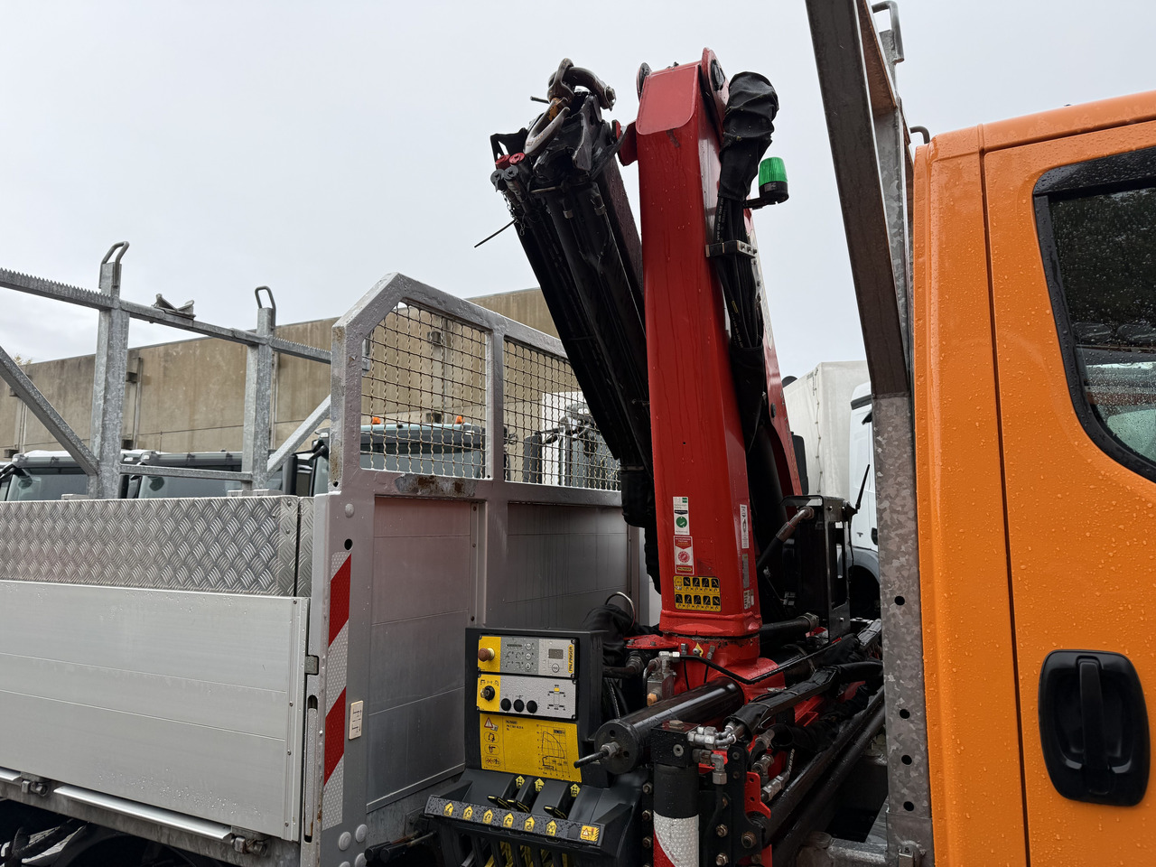 Iveco Daily 55S18W 4X4 Palfinger PK 7.501 - Samochód ciężarowy skrzyniowy/ Platforma, Samochod ciężarowy z HDS: zdjęcie 3 Iveco Daily 55S18W 4X4 Palfinger PK 7.501 - Samochód ciężarowy skrzyniowy/ Platforma, Samochod ciężarowy z HDS: zdjęcie 3