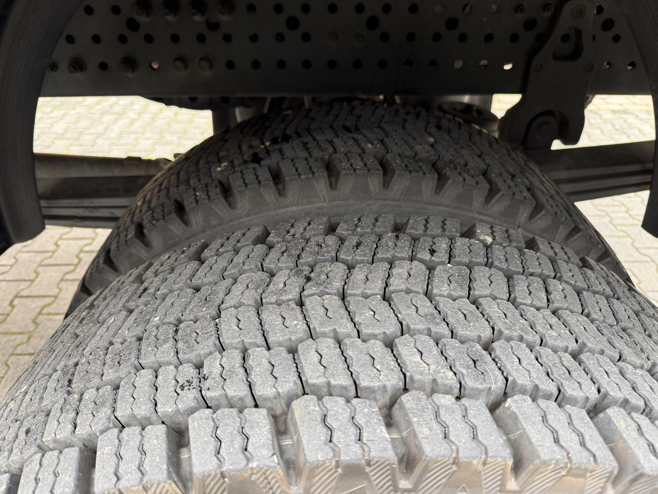 Mercedes-Benz Arocs 1827 AK 4X4 Ex- - Samochód ciężarowe pod zabudowę: zdjęcie 3 Mercedes-Benz Arocs 1827 AK 4X4 Ex- - Samochód ciężarowe pod zabudowę: zdjęcie 3