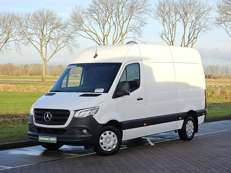 Mercedes-Benz Sprinter 317 L2H2 LED MBUX10 RWD! - Furgon: zdjęcie 2 Mercedes-Benz Sprinter 317 L2H2 LED MBUX10 RWD! - Furgon: zdjęcie 2