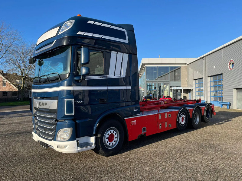 DAF XF106-530 8X2 / AJK HOOKLIFT 25000KG / 9 TON FRONT AXLE / NAVI / ONLY:612482 KM / SSC / AUTOMATIC / EURO-6 / 2019 - Ciężarówka hakowiec: zdjęcie 1 DAF XF106-530 8X2 / AJK HOOKLIFT 25000KG / 9 TON FRONT AXLE / NAVI / ONLY:612482 KM / SSC / AUTOMATIC / EURO-6 / 2019 - Ciężarówka hakowiec: zdjęcie 1