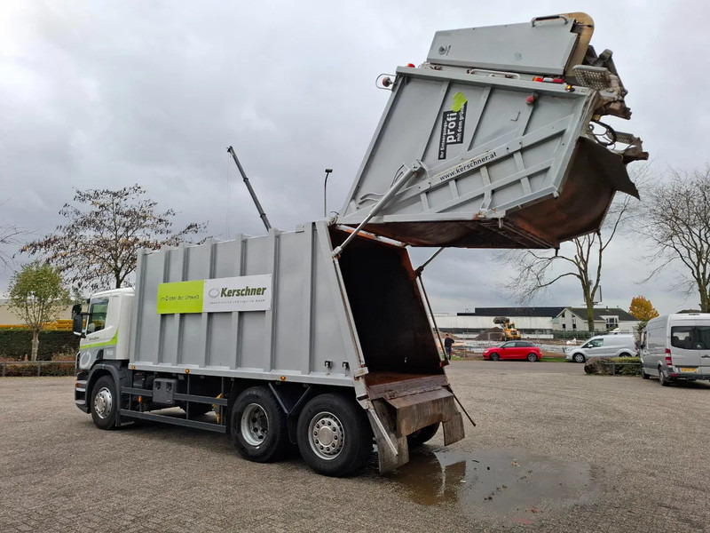 Scania P360 / RETARDER / ONLY:234640 KM / LENKACHSE / AIRCO / WORKING GARBAGE TRUCK / AUTOMATIC / EURO-5 / 2013 - Śmieciarka: zdjęcie 4 Scania P360 / RETARDER / ONLY:234640 KM / LENKACHSE / AIRCO / WORKING GARBAGE TRUCK / AUTOMATIC / EURO-5 / 2013 - Śmieciarka: zdjęcie 4