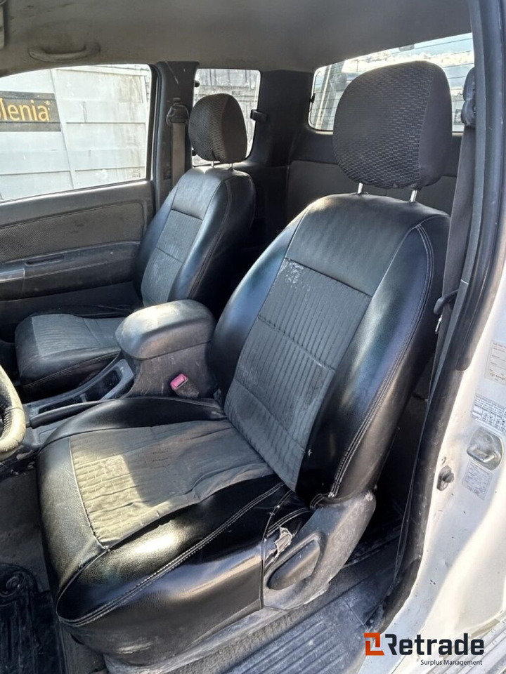 Samochód osobowy Bil Toyota Hilux: zdjęcie 6 Samochód osobowy Bil Toyota Hilux: zdjęcie 6