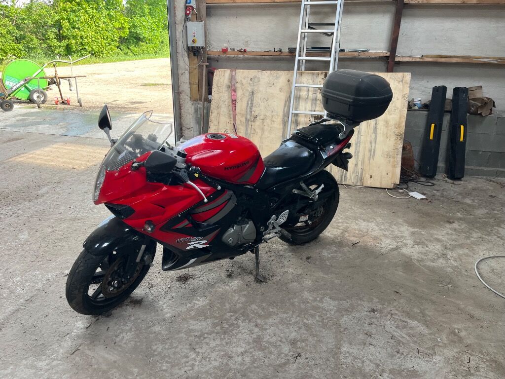 Motorcykel HYOSUNG -GT 650 R GT 650 R - Motocykl: zdjęcie 1 Motorcykel HYOSUNG -GT 650 R GT 650 R - Motocykl: zdjęcie 1