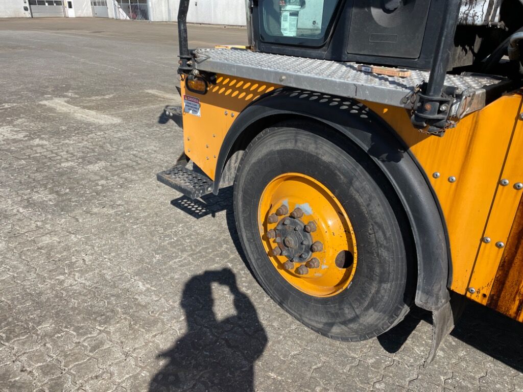 Rozściełacz do asfaltu SuperiorRoads Python 5000+ Pothole Patcher: zdjęcie 36 Rozściełacz do asfaltu SuperiorRoads Python 5000+ Pothole Patcher: zdjęcie 36