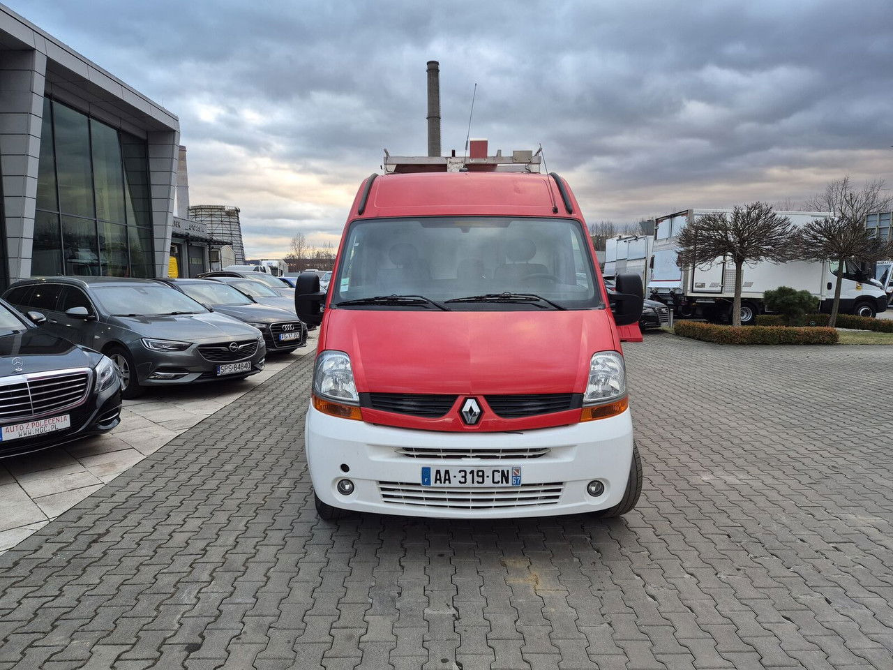RENAULT Master 2.5 DCi / Like NEW LOW KM / 4 Seats - Samochód pożarniczy: zdjęcie 4 RENAULT Master 2.5 DCi / Like NEW LOW KM / 4 Seats - Samochód pożarniczy: zdjęcie 4