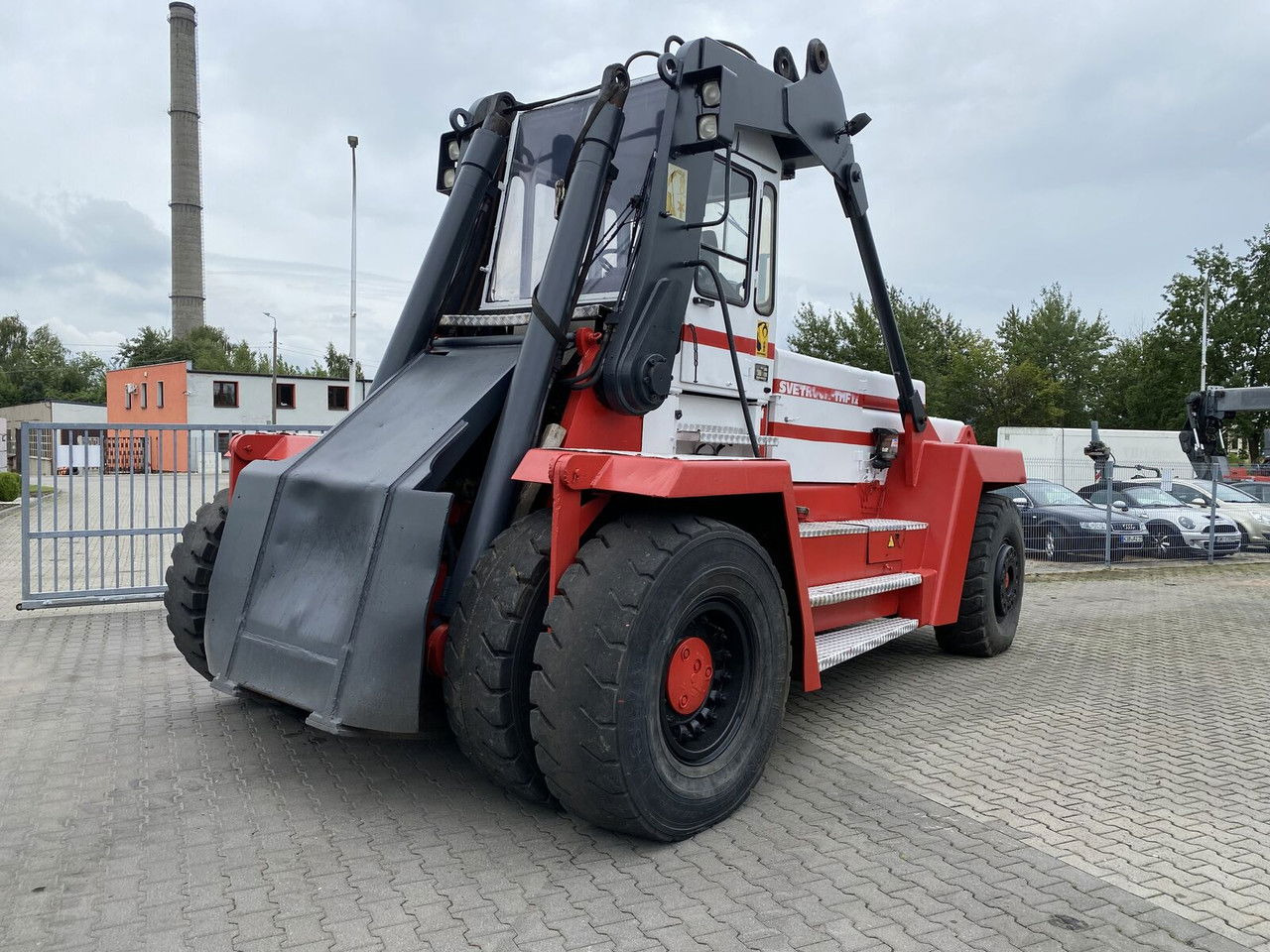 SVETRUCK TMF 12/9 HB - Reach stacker: zdjęcie 5 SVETRUCK TMF 12/9 HB - Reach stacker: zdjęcie 5