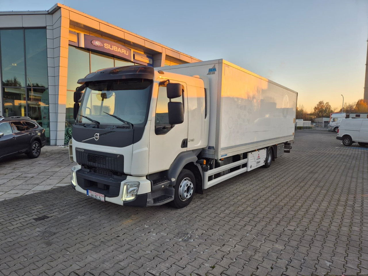Volvo FL 240 Mitsubishi / 1 Owner / LOW KM - Samochód ciężarowy chłodnia: zdjęcie 1 Volvo FL 240 Mitsubishi / 1 Owner / LOW KM - Samochód ciężarowy chłodnia: zdjęcie 1