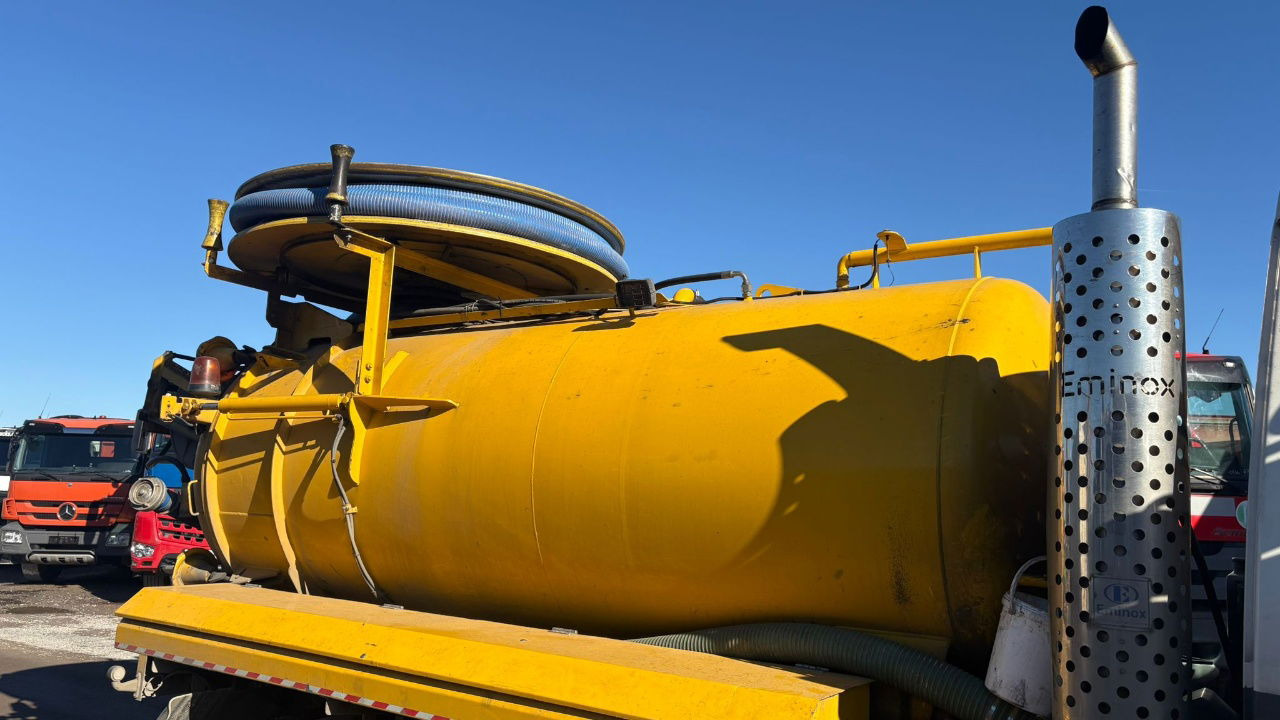 DAF AE55 4x2 vacuum + pressure truck - 8000 liters - Samochód asenizacyjny: zdjęcie 4 DAF AE55 4x2 vacuum + pressure truck - 8000 liters - Samochód asenizacyjny: zdjęcie 4