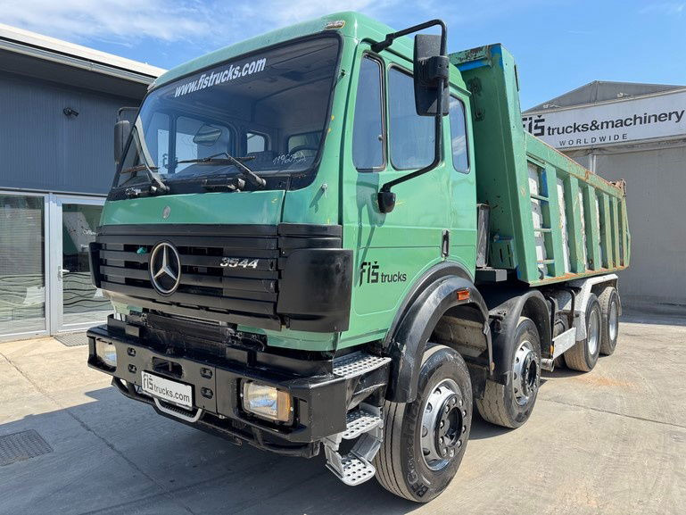 Mercedes-Benz SK 3235 8X4 tipper - V8 - Wywrotka: zdjęcie 1 Mercedes-Benz SK 3235 8X4 tipper - V8 - Wywrotka: zdjęcie 1