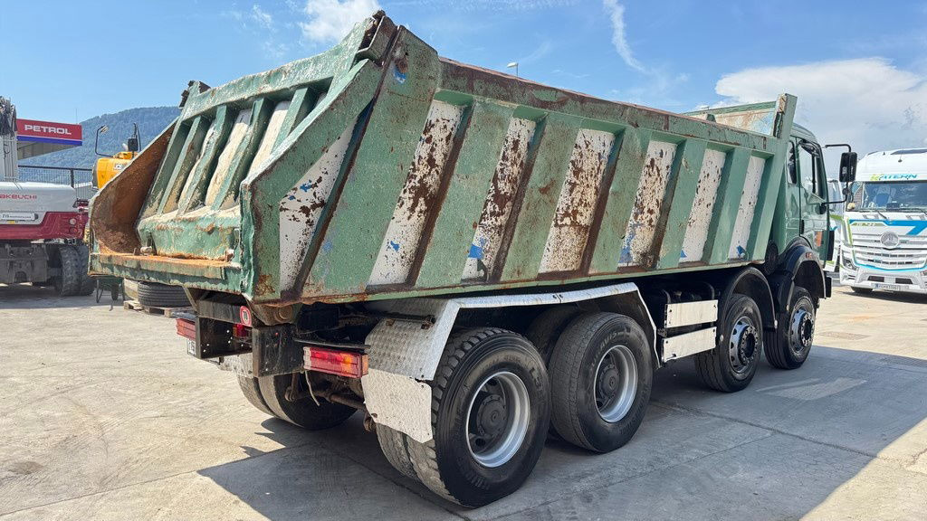 Mercedes-Benz SK 3235 8X4 tipper - V8 - Wywrotka: zdjęcie 4 Mercedes-Benz SK 3235 8X4 tipper - V8 - Wywrotka: zdjęcie 4