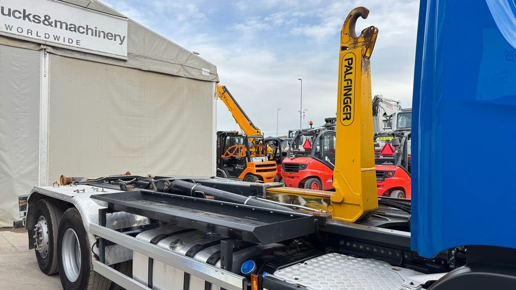 Scania P 360 6x2 palfinger abroll tipper - steering axle - Ciężarówka kontenerowiec/ System wymienny: zdjęcie 4 Scania P 360 6x2 palfinger abroll tipper - steering axle - Ciężarówka kontenerowiec/ System wymienny: zdjęcie 4