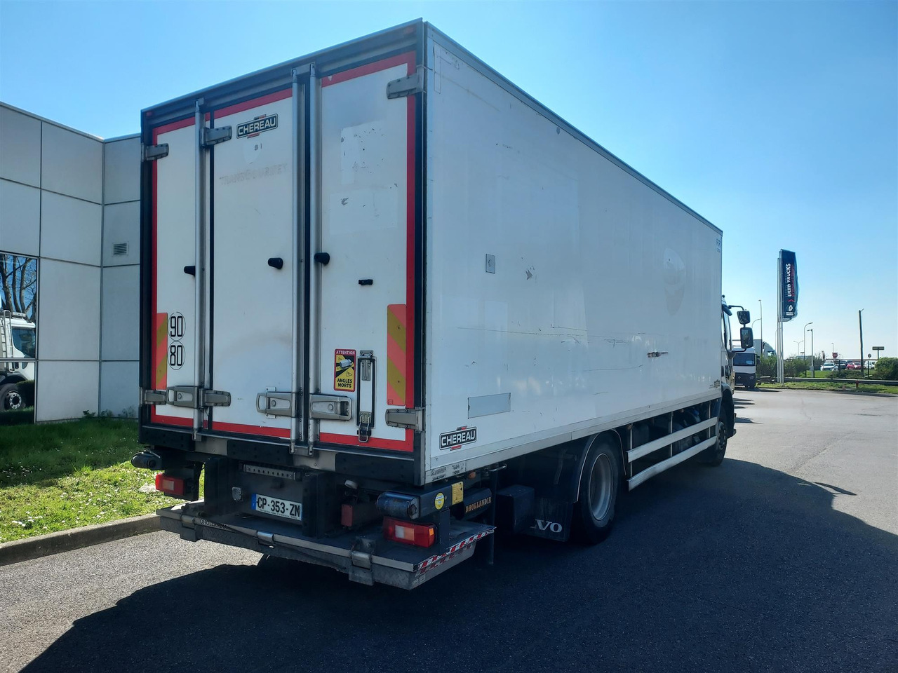 RENAULT FE 260 - Samochód ciężarowy chłodnia: zdjęcie 3 RENAULT FE 260 - Samochód ciężarowy chłodnia: zdjęcie 3