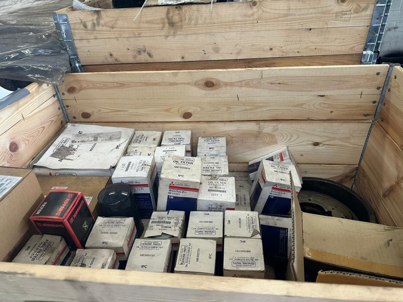 Mitsubishi Canter Fuso, Pajero, L200, L300, L400 8000 pcs. NEW !!! - Części zamienne: zdjęcie 1 Mitsubishi Canter Fuso, Pajero, L200, L300, L400 8000 pcs. NEW !!! - Części zamienne: zdjęcie 1