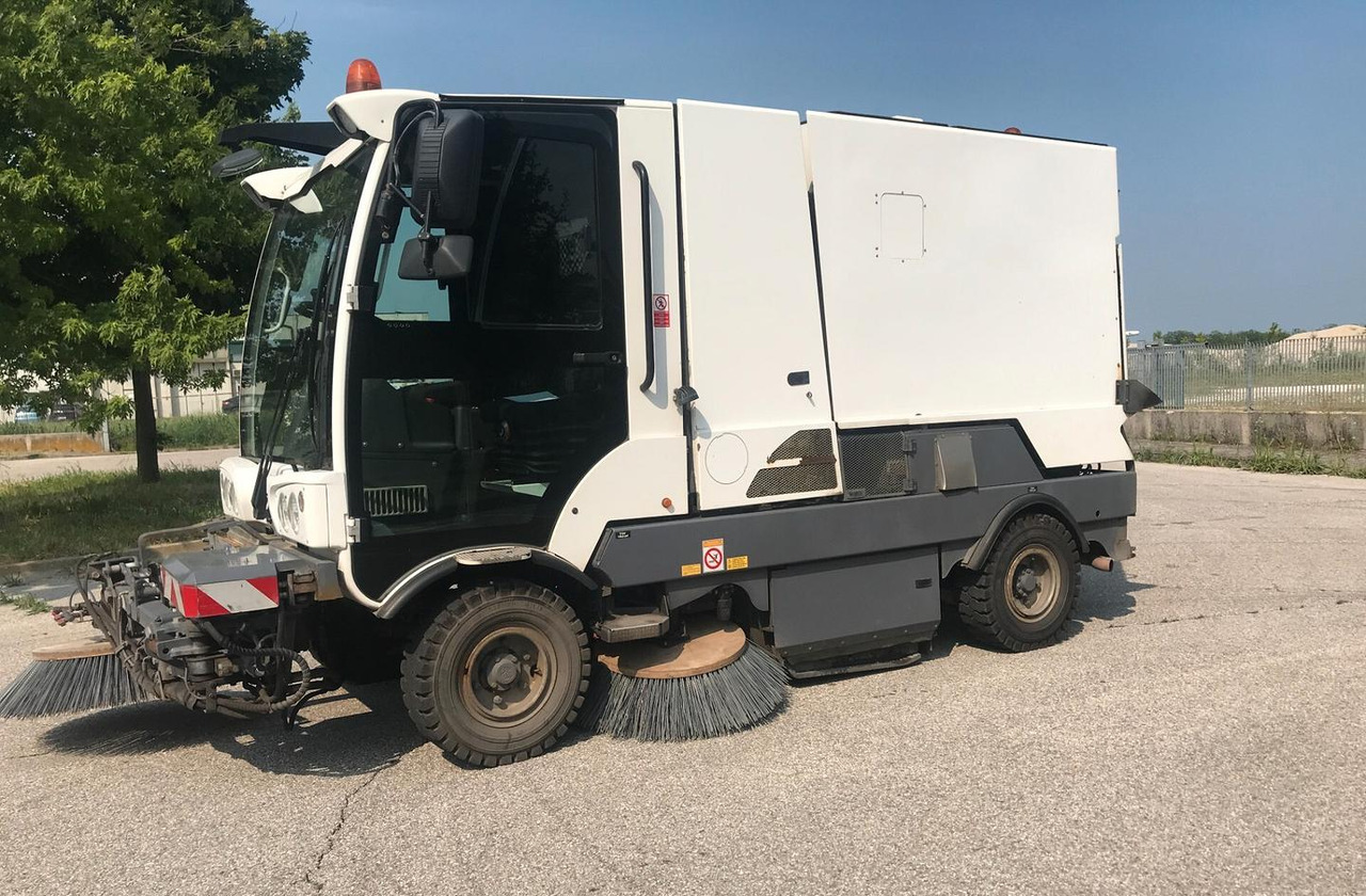 SPAZZATRICE STRADALE DULEVO 3000 - Zamiatarka uliczna: zdjęcie 1 SPAZZATRICE STRADALE DULEVO 3000 - Zamiatarka uliczna: zdjęcie 1