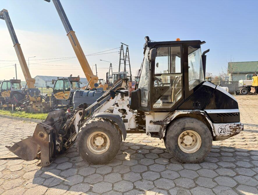 CAT 906 - Ładowarka kołowa: zdjęcie 4 CAT 906 - Ładowarka kołowa: zdjęcie 4