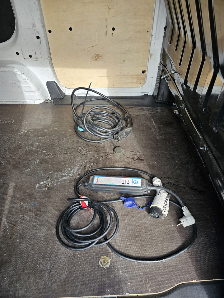 Mały samochód dostawczy, Elektryczny samochód dostawczy NISSAN E-NV200 ELEKTRYCZNY 40 KV 250 km KLIMA KAMERA: zdjęcie 13 Mały samochód dostawczy, Elektryczny samochód dostawczy NISSAN E-NV200 ELEKTRYCZNY 40 KV 250 km KLIMA KAMERA: zdjęcie 13