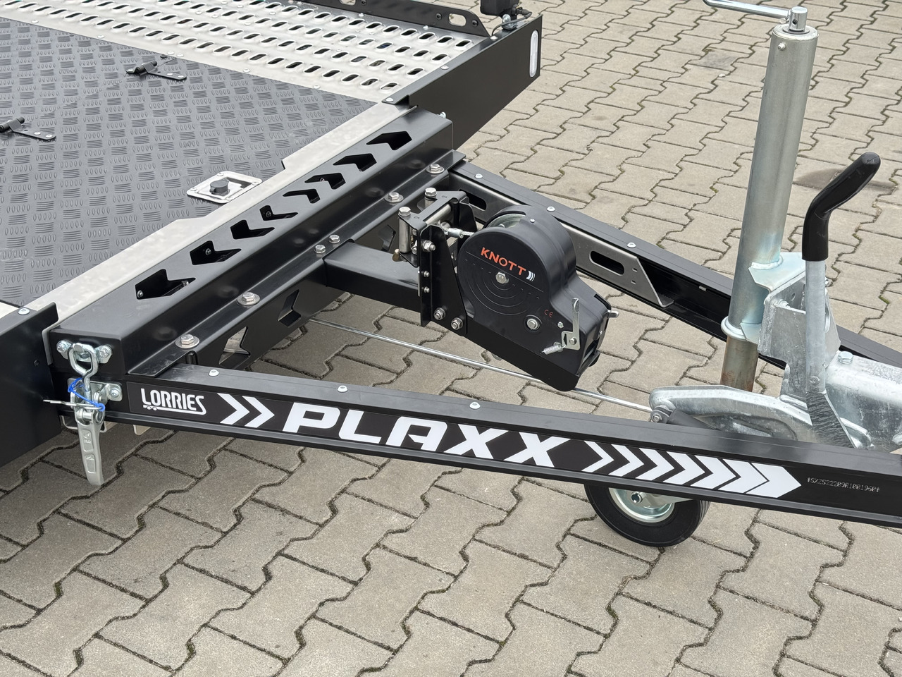 Lorries PLAXX27-4520 – laweta aluminiowa 2,7T - Przyczepa do przewozu samochodów: zdjęcie 5 Lorries PLAXX27-4520 – laweta aluminiowa 2,7T - Przyczepa do przewozu samochodów: zdjęcie 5