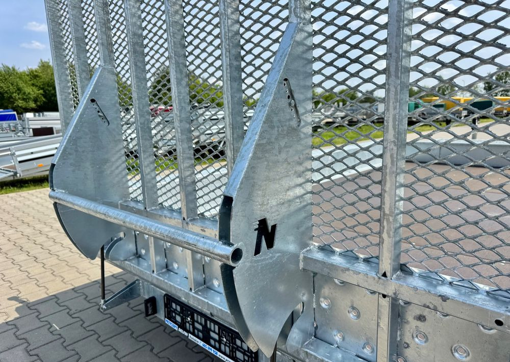 Niewiadów KN401835T - 400 x 185 cm | 2570kg ładowności | trap stalowy | 3-osiowa budowlanka - Przyczepa do transportu maszyn: zdjęcie 4 Niewiadów KN401835T - 400 x 185 cm | 2570kg ładowności | trap stalowy | 3-osiowa budowlanka - Przyczepa do transportu maszyn: zdjęcie 4