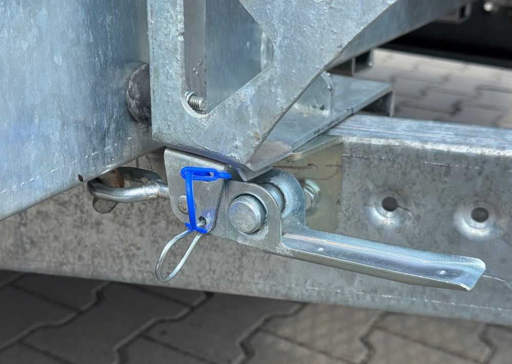 Nowy Przyczepa do transportu maszyn Niewiadów KN401835T - 400 x 185 cm | 2570kg ładowności | trap stalowy | 3-osiowa budowlanka: zdjęcie 16 Nowy Przyczepa do transportu maszyn Niewiadów KN401835T - 400 x 185 cm | 2570kg ładowności | trap stalowy | 3-osiowa budowlanka: zdjęcie 16