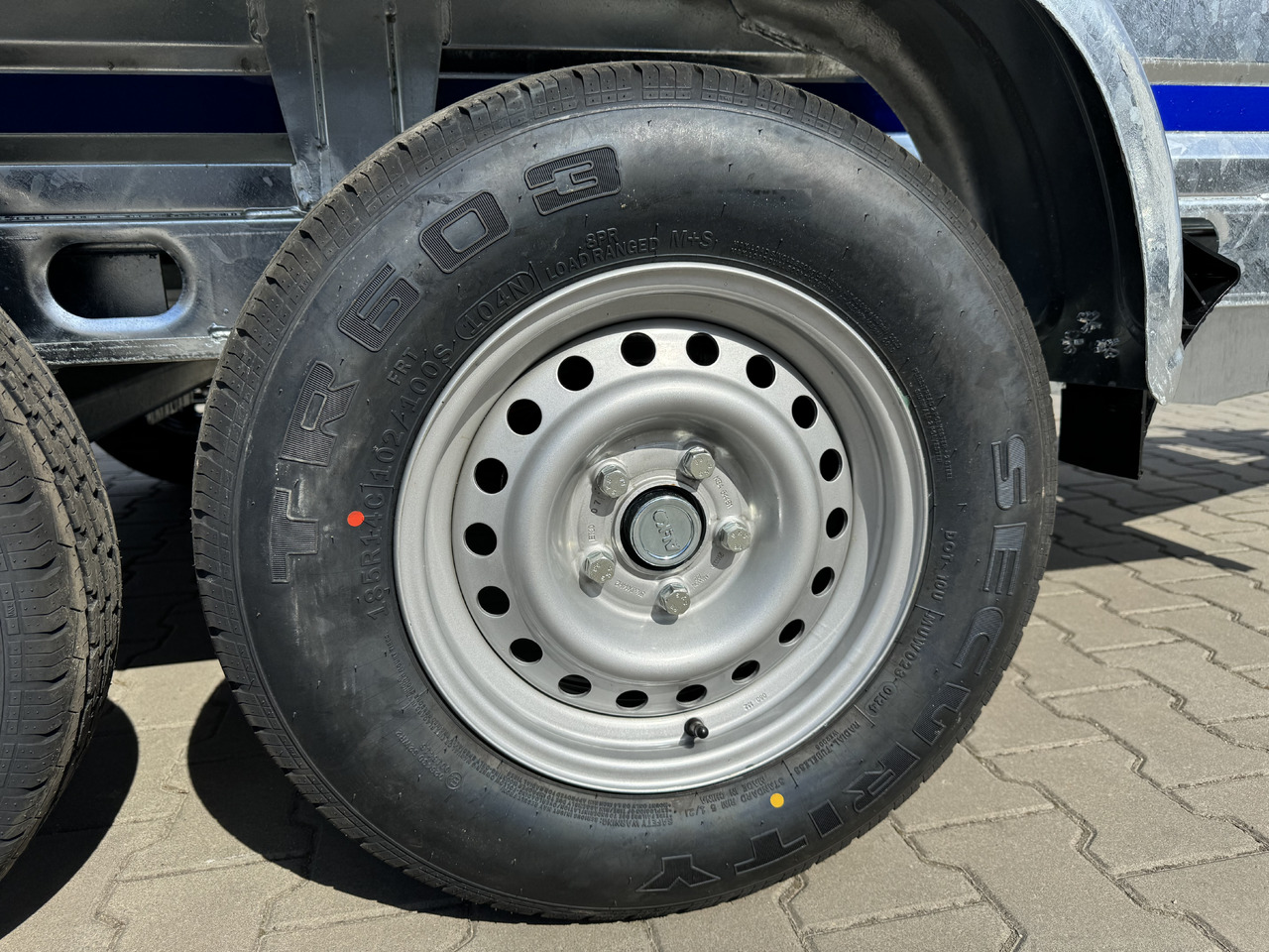 Nowy Przyczepa do transportu maszyn Wiola B2730 GVW 2700 kg machine transporter mini excavator 292x142 cm: zdjęcie 20 Nowy Przyczepa do transportu maszyn Wiola B2730 GVW 2700 kg machine transporter mini excavator 292x142 cm: zdjęcie 20