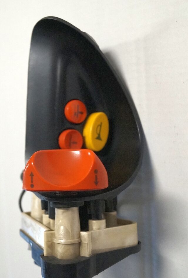 Linde 1443605100 | Rijschakelaar Control handle Control module - Układ elektryczny do Urządzeń transportu wewnętrznego: zdjęcie 2 Linde 1443605100 | Rijschakelaar Control handle Control module - Układ elektryczny do Urządzeń transportu wewnętrznego: zdjęcie 2