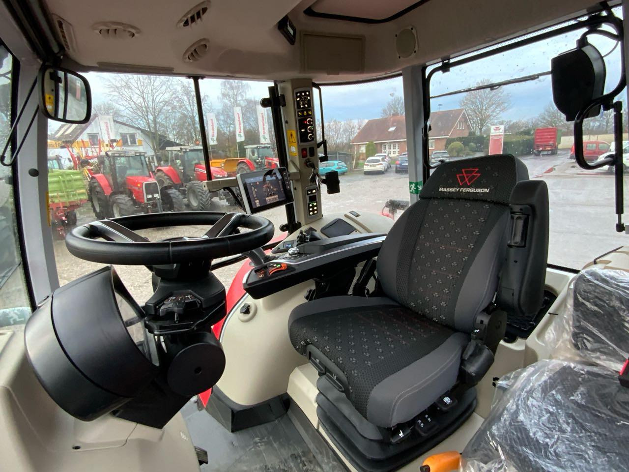 Massey Ferguson MF 7S.210 DVT - Ciągnik rolniczy: zdjęcie 4 Massey Ferguson MF 7S.210 DVT - Ciągnik rolniczy: zdjęcie 4
