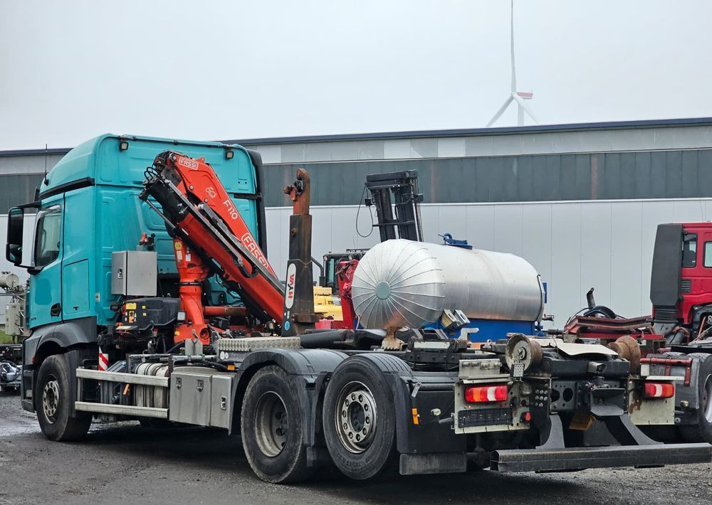 Mercedes-Benz Actros 2543• Euro 6 • 6x2 • HAKOWIEC HYVA 20.53 S • Żuraw FASSI F110M • NOWY Silnik!-Przebieg po wymianie silnika: 124.000 km - Ciężarówka hakowiec, Samochod ciężarowy z HDS: zdjęcie 3 Mercedes-Benz Actros 2543• Euro 6 • 6x2 • HAKOWIEC HYVA 20.53 S • Żuraw FASSI F110M • NOWY Silnik!-Przebieg po wymianie silnika: 124.000 km - Ciężarówka hakowiec, Samochod ciężarowy z HDS: zdjęcie 3