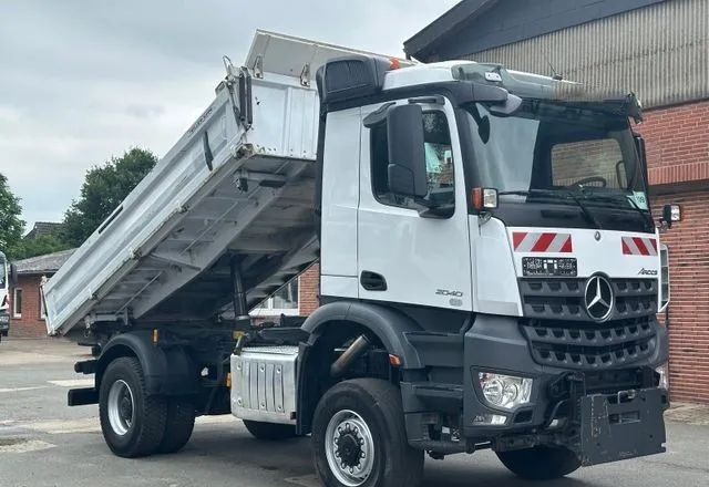 Mercedes-Benz Arocs 2040 4x4 – Meiller | Euro 6c | płyta czołowa do montażu pługu, osprzętu zimowego lub komunalnego | Automat | Resory stalowe (Blatt-Blatt) - Wywrotka: zdjęcie 2 Mercedes-Benz Arocs 2040 4x4 – Meiller | Euro 6c | płyta czołowa do montażu pługu, osprzętu zimowego lub komunalnego | Automat | Resory stalowe (Blatt-Blatt) - Wywrotka: zdjęcie 2