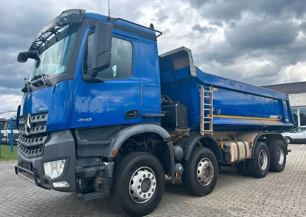 Mercedes-Benz Arocs 4142 | Wywrotka Schmitz | 8x4 | Euro 6 | Klima | Retarder | 242 598 km - Wywrotka: zdjęcie 4 Mercedes-Benz Arocs 4142 | Wywrotka Schmitz | 8x4 | Euro 6 | Klima | Retarder | 242 598 km - Wywrotka: zdjęcie 4