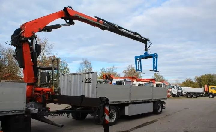 Volvo FH500 6x2 | Platforma z HDS Fassi F215A7 - Sterowanie radiowe | Euro 6 | Automatyczna skrzynia | 390 000 km - Samochód ciężarowy skrzyniowy/ Platforma, Samochod ciężarowy z HDS: zdjęcie 3 Volvo FH500 6x2 | Platforma z HDS Fassi F215A7 - Sterowanie radiowe | Euro 6 | Automatyczna skrzynia | 390 000 km - Samochód ciężarowy skrzyniowy/ Platforma, Samochod ciężarowy z HDS: zdjęcie 3