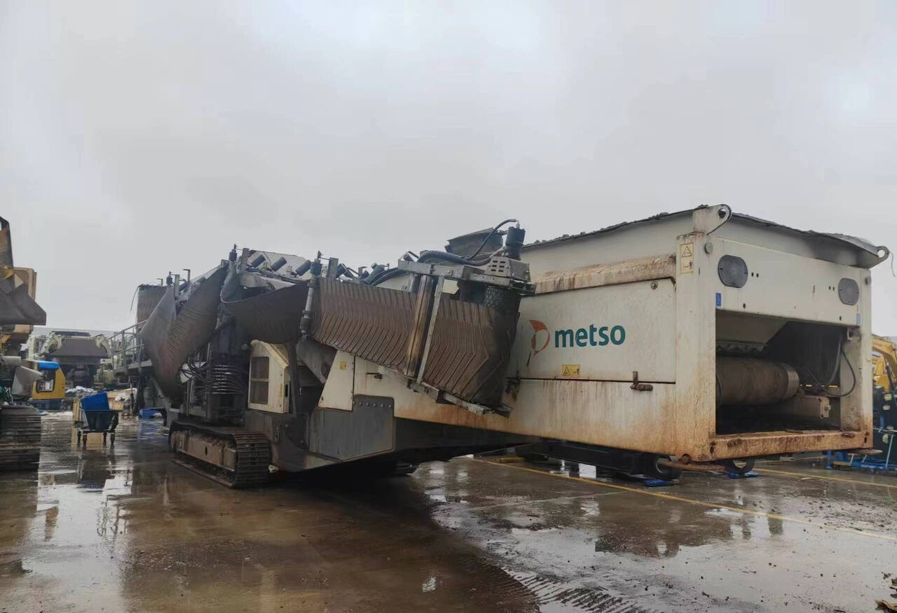 Metso Lokotrack ST4.8 Crawler Screen - Przesiewacz: zdjęcie 1 Metso Lokotrack ST4.8 Crawler Screen - Przesiewacz: zdjęcie 1