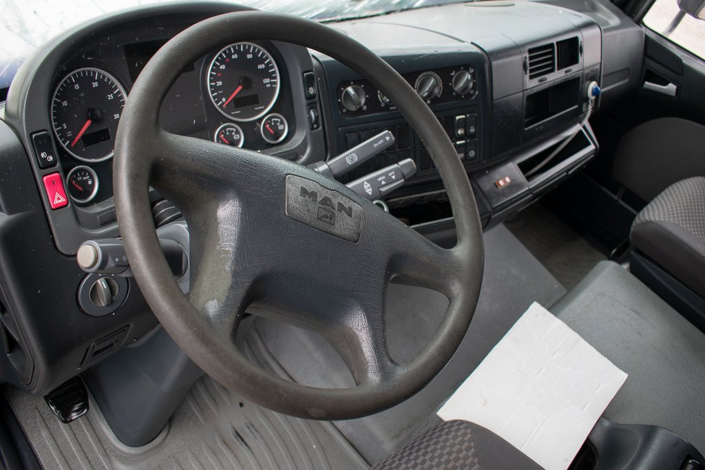 MAN TGL - Deska rozdzielcza do Samochodów ciężarowych: zdjęcie 1 MAN TGL - Deska rozdzielcza do Samochodów ciężarowych: zdjęcie 1