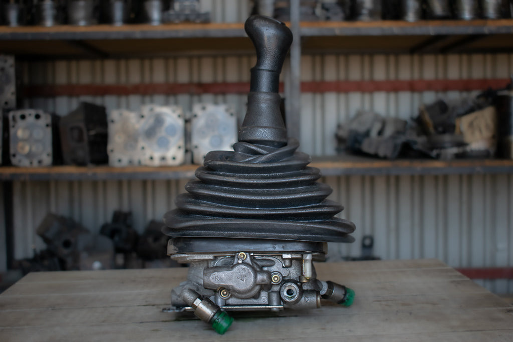 MERCEDES-BENZ ATEGO - Lewarek zmiany biegów do Samochodów ciężarowych: zdjęcie 1 MERCEDES-BENZ ATEGO - Lewarek zmiany biegów do Samochodów ciężarowych: zdjęcie 1