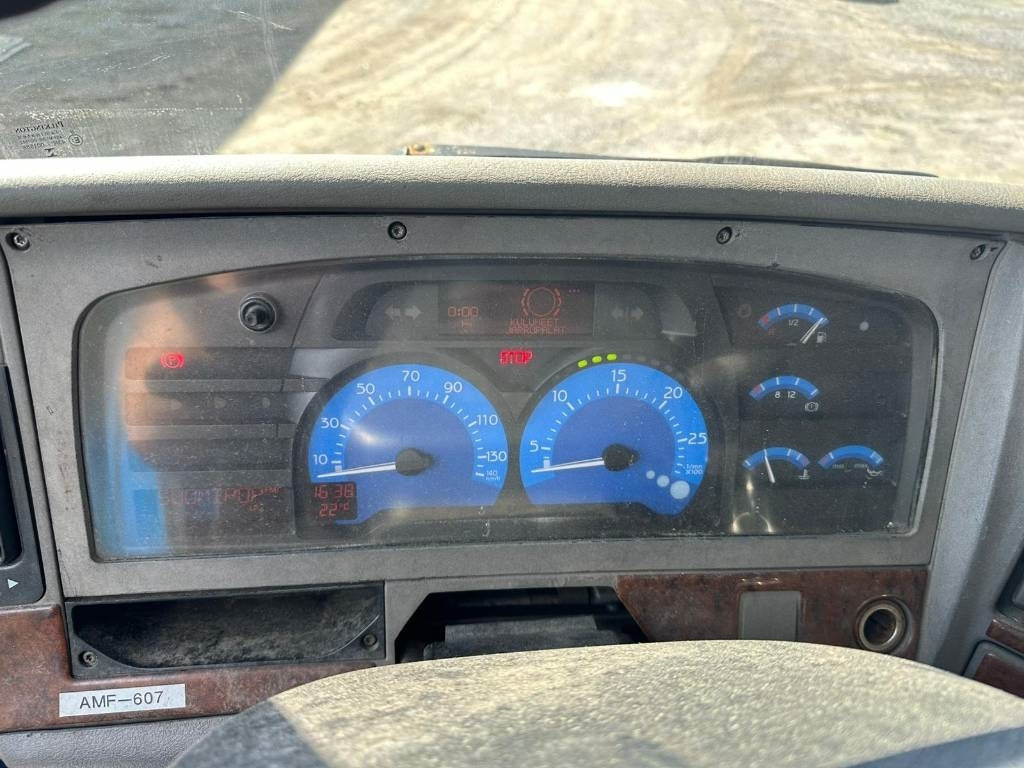 Samochód do drewna Sisu E11: zdjęcie 12 Samochód do drewna Sisu E11: zdjęcie 12