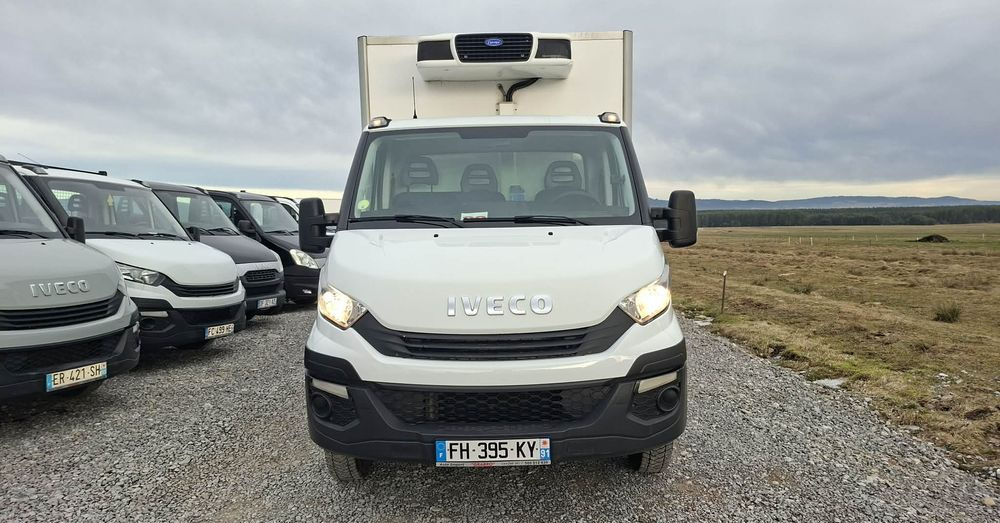 Iveco 35C14, 35C13, 35C12, 35C15 - Samochód dostawczy chłodnia: zdjęcie 4 Iveco 35C14, 35C13, 35C12, 35C15 - Samochód dostawczy chłodnia: zdjęcie 4