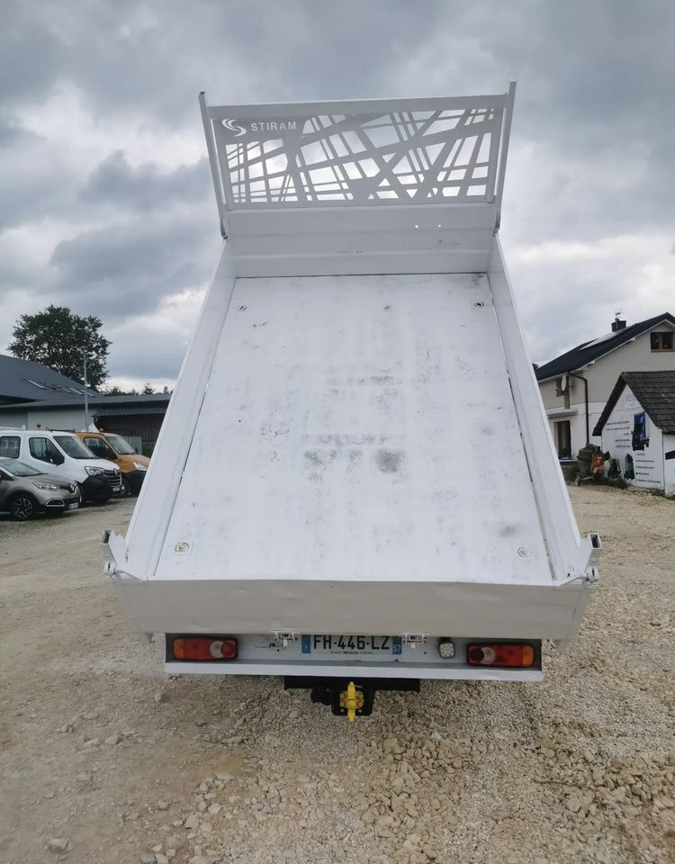 Renault Master Kiper wywrotka 2.3-145KM Hak Bliźniak klimatyzacja Kamera cofania - Samochód dostawczy wywrotka: zdjęcie 4 Renault Master Kiper wywrotka 2.3-145KM Hak Bliźniak klimatyzacja Kamera cofania - Samochód dostawczy wywrotka: zdjęcie 4