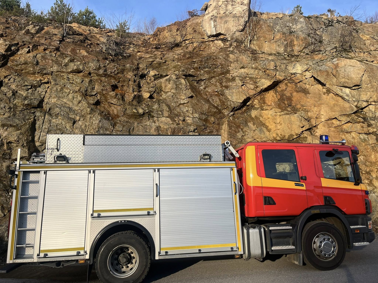 SCANIA P94GB 4x2 NZ310 - Fire engine - RESERVERAD !! - Samochód pożarniczy: zdjęcie 5 SCANIA P94GB 4x2 NZ310 - Fire engine - RESERVERAD !! - Samochód pożarniczy: zdjęcie 5