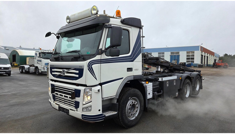 Volvo FM420 6X2 manual full steel - Hakowiec linowy: zdjęcie 1 Volvo FM420 6X2 manual full steel - Hakowiec linowy: zdjęcie 1