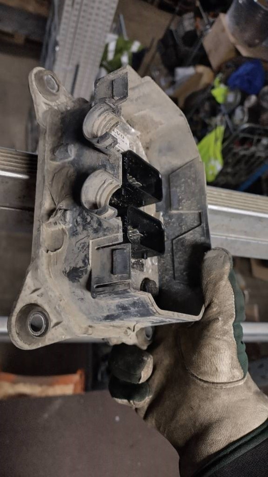 Volvo FCIOMM - Układ elektryczny do Samochodów ciężarowych: zdjęcie 2 Volvo FCIOMM - Układ elektryczny do Samochodów ciężarowych: zdjęcie 2