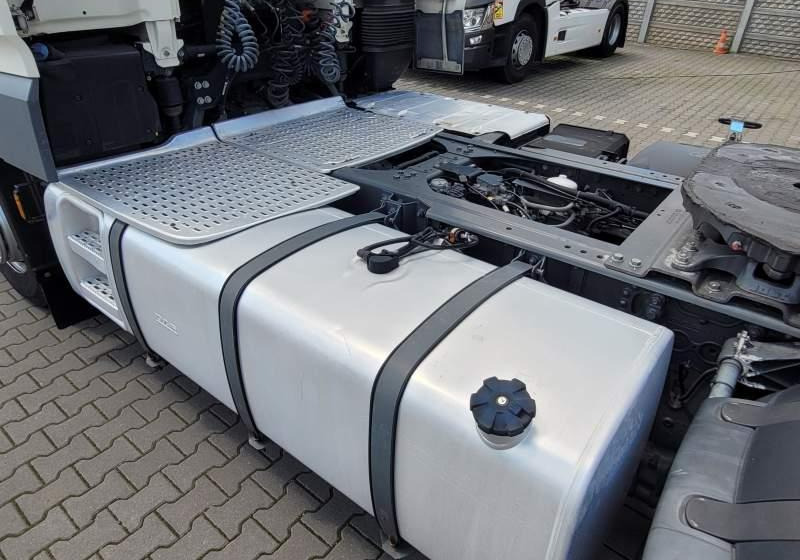 DAF XF510 SPACE CAB / SPROWADZONY / MANUAL / RETARDER - Ciągnik siodłowy: zdjęcie 3 DAF XF510 SPACE CAB / SPROWADZONY / MANUAL / RETARDER - Ciągnik siodłowy: zdjęcie 3