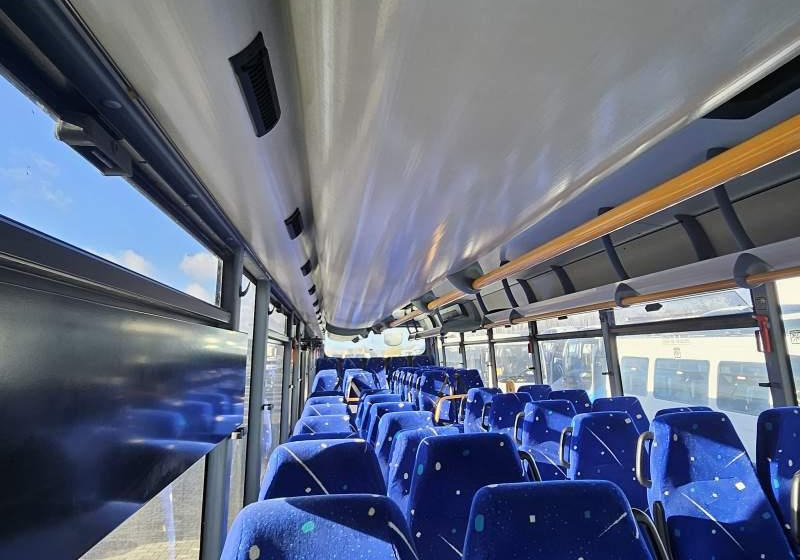 Irisbus CROSSWAY/ SPROWADZONY/ KLIMATYZACJA/ MANUAL - Podmiejski autobus: zdjęcie 3 Irisbus CROSSWAY/ SPROWADZONY/ KLIMATYZACJA/ MANUAL - Podmiejski autobus: zdjęcie 3