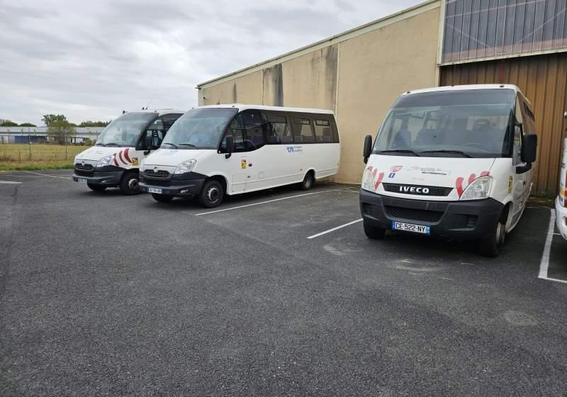 Irisbus WING / 34 MIEJSCA/ KLIMA DLA KIEROWCY/ 3 SZTUKI - Minibus, Mikrobus: zdjęcie 1 Irisbus WING / 34 MIEJSCA/ KLIMA DLA KIEROWCY/ 3 SZTUKI - Minibus, Mikrobus: zdjęcie 1