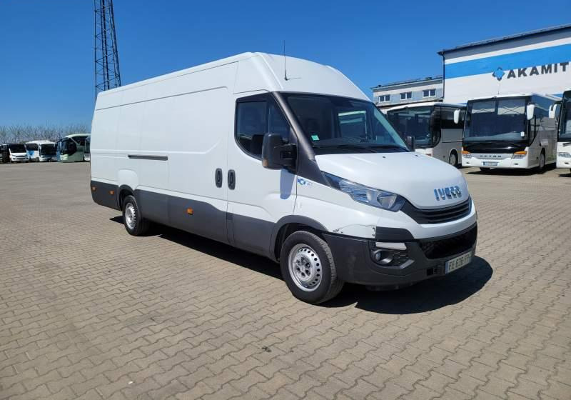 Iveco DAILY 35-140 / SPROWADZONY Z FRANCJI / TEMPOMAT - Furgon: zdjęcie 4 Iveco DAILY 35-140 / SPROWADZONY Z FRANCJI / TEMPOMAT - Furgon: zdjęcie 4