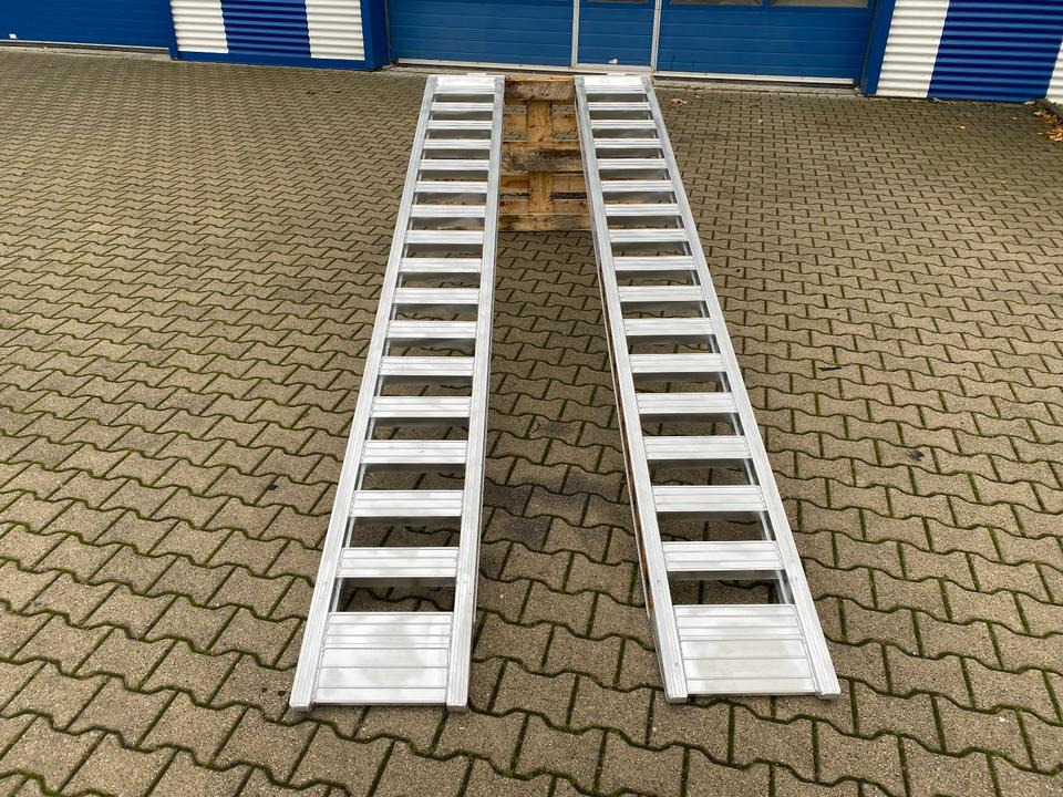 Alurampen Satz 3,50M 2000KG Minibagger Minilader Quad Auffahrrampe *INKL.19% MWST* - Rampa załadunkowa: zdjęcie 2 Alurampen Satz 3,50M 2000KG Minibagger Minilader Quad Auffahrrampe *INKL.19% MWST* - Rampa załadunkowa: zdjęcie 2