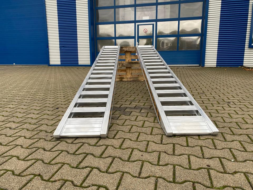 Alurampen Satz 3,50M 2000KG Minibagger Minilader Quad Auffahrrampe *INKL.19% MWST* - Rampa załadunkowa: zdjęcie 3 Alurampen Satz 3,50M 2000KG Minibagger Minilader Quad Auffahrrampe *INKL.19% MWST* - Rampa załadunkowa: zdjęcie 3
